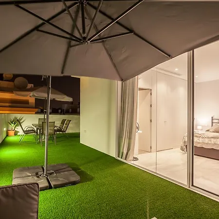 Levi Suites Sewilla